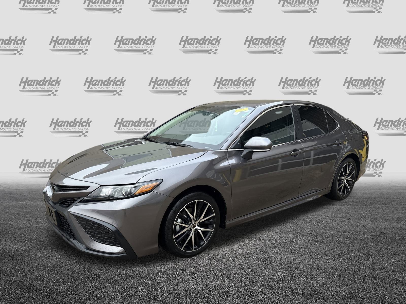 Used 2023 Toyota Camry SE image 5