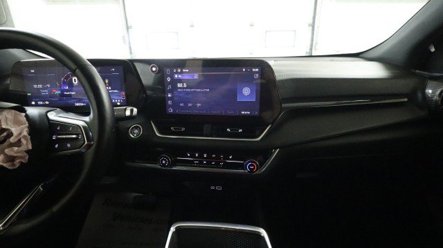 Used 2025 Chevrolet Equinox LT FWD image 12