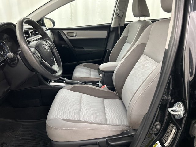 Used 2018 Toyota Corolla LE image 6