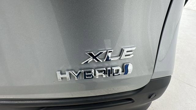 Used 2024 Toyota Sienna XLE image 42