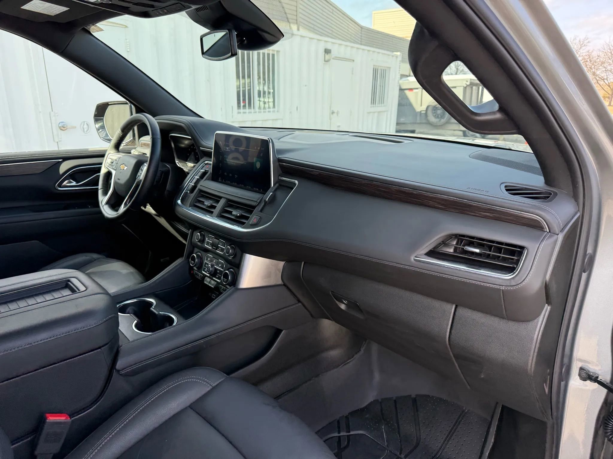 Used 2024 Chevrolet Tahoe Z71 w/ Luxury Package image 30