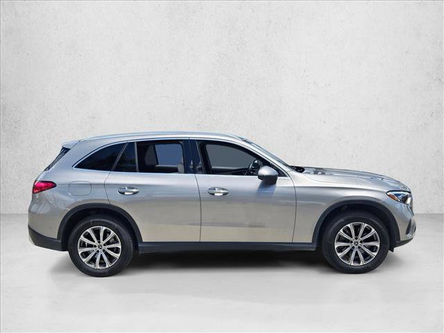 Used 2023 Mercedes-Benz GLC 300 image 4