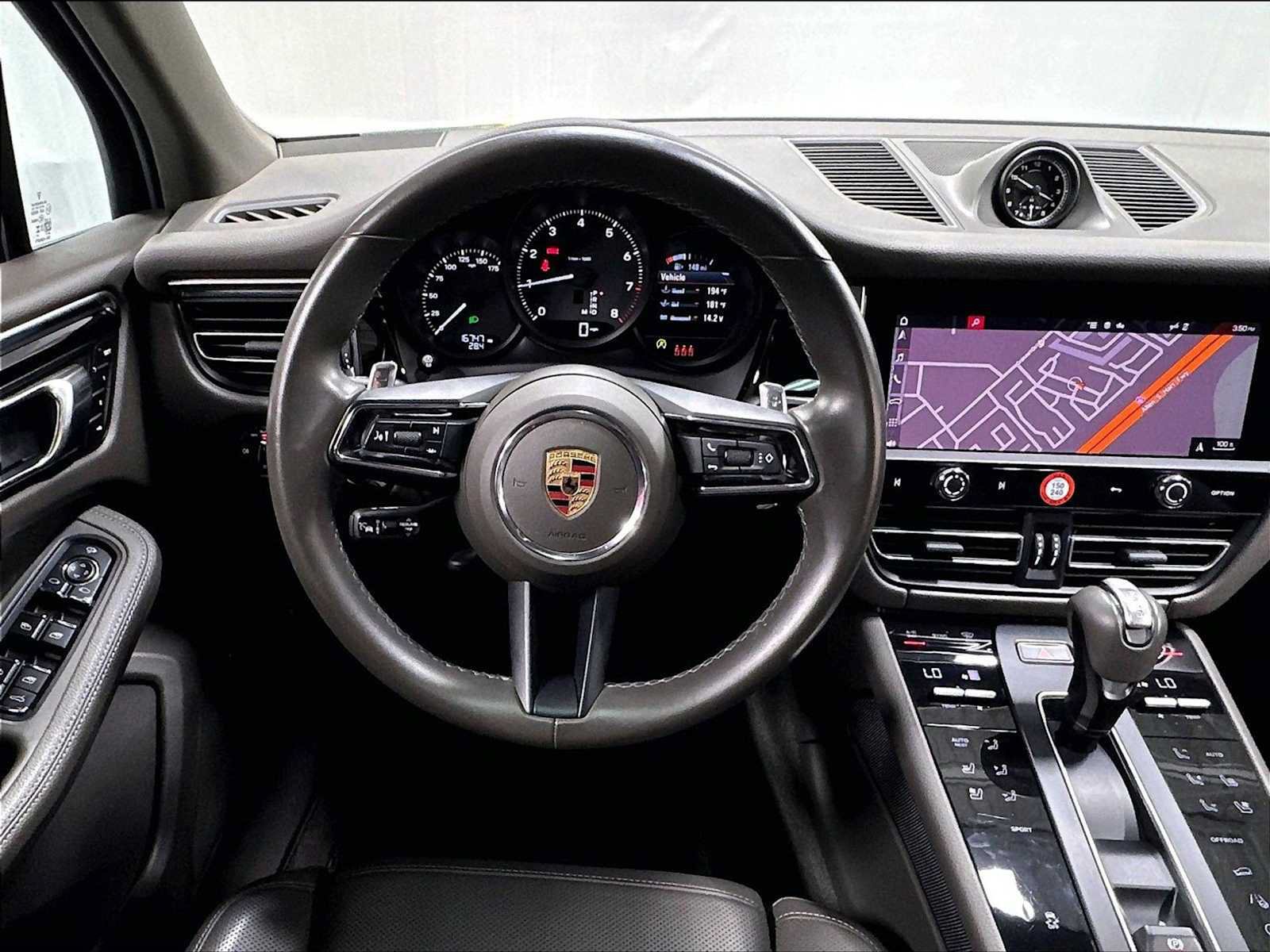 Used 2024 Porsche Macan w/ Premium Plus Package AWD/4WD image 15