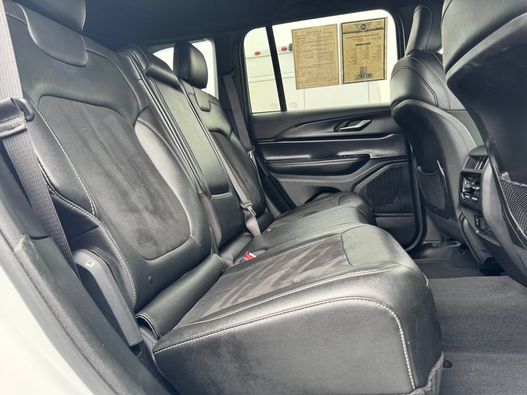 Used 2024 Jeep Grand Cherokee Altitude AWD/4WD image 14
