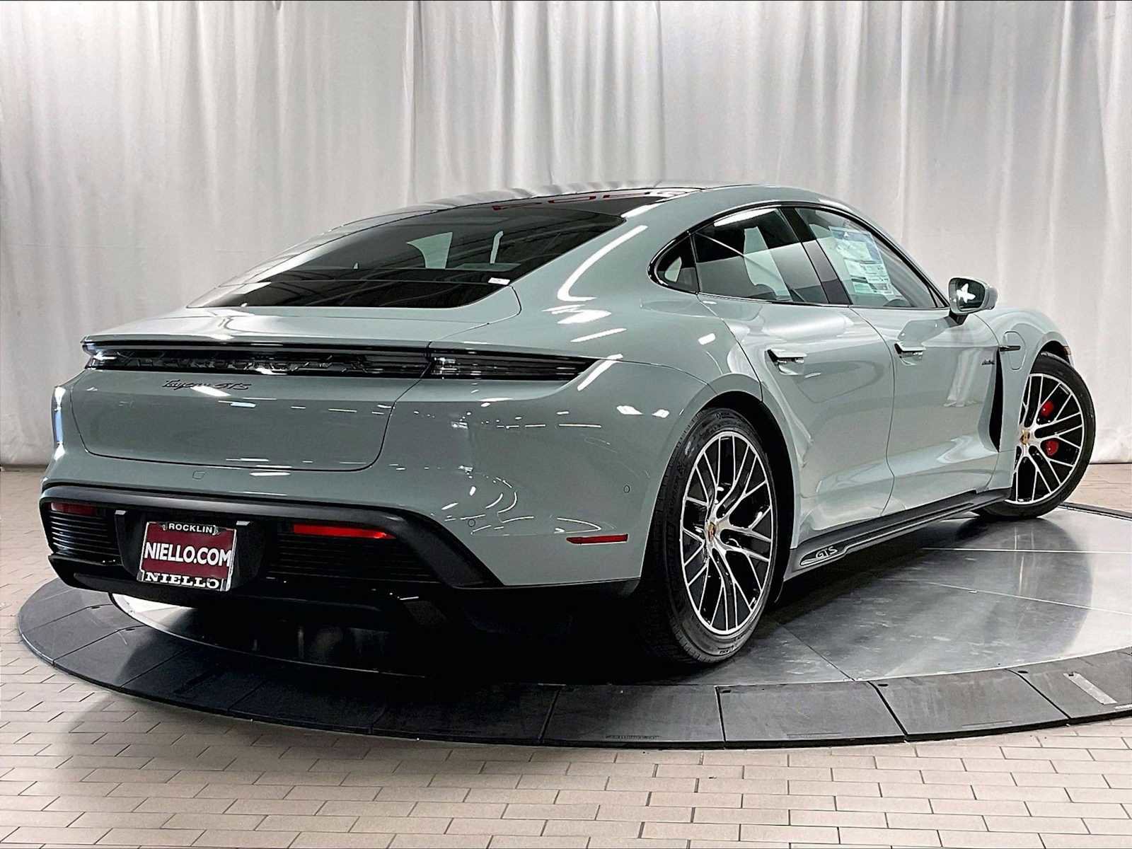 Used 2025 Porsche Taycan GTS AWD/4WD image 9