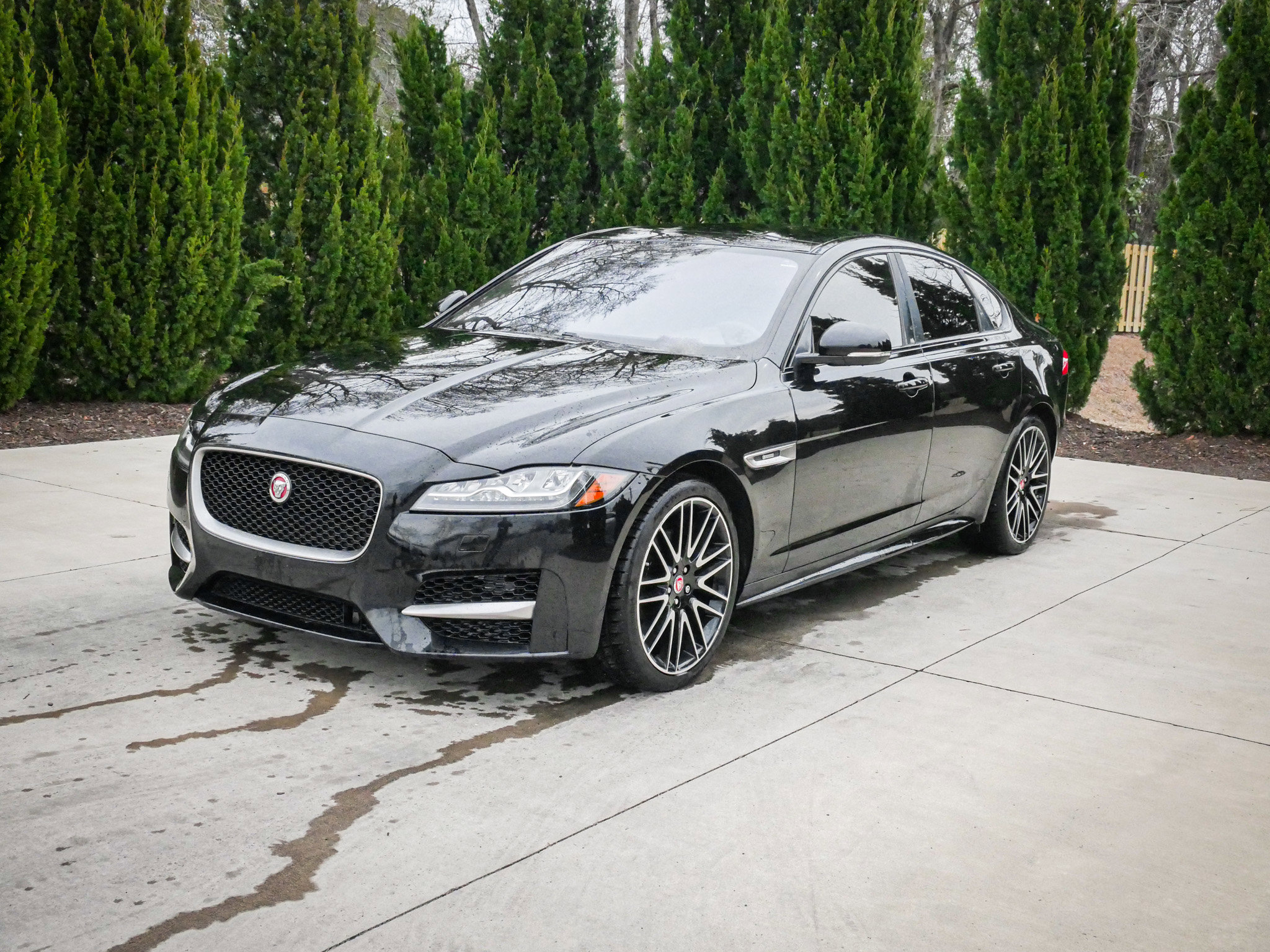 Used 2018 Jaguar XF R-Sport image 5
