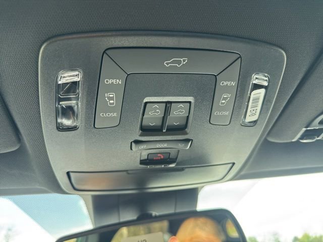 New 2026 Toyota Sienna XLE Woodland Edition AWD/4WD image 28