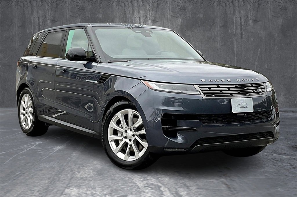 Used 2025 Land Rover Range Rover Sport image 3
