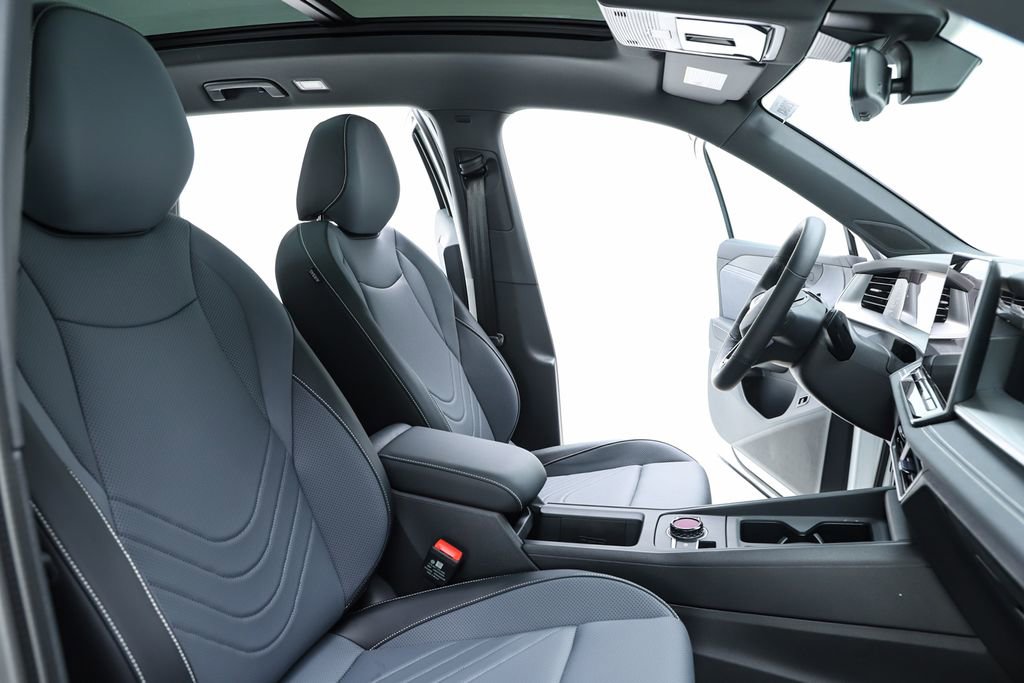 New 2026 Volkswagen Tiguan SE R-Line image 36