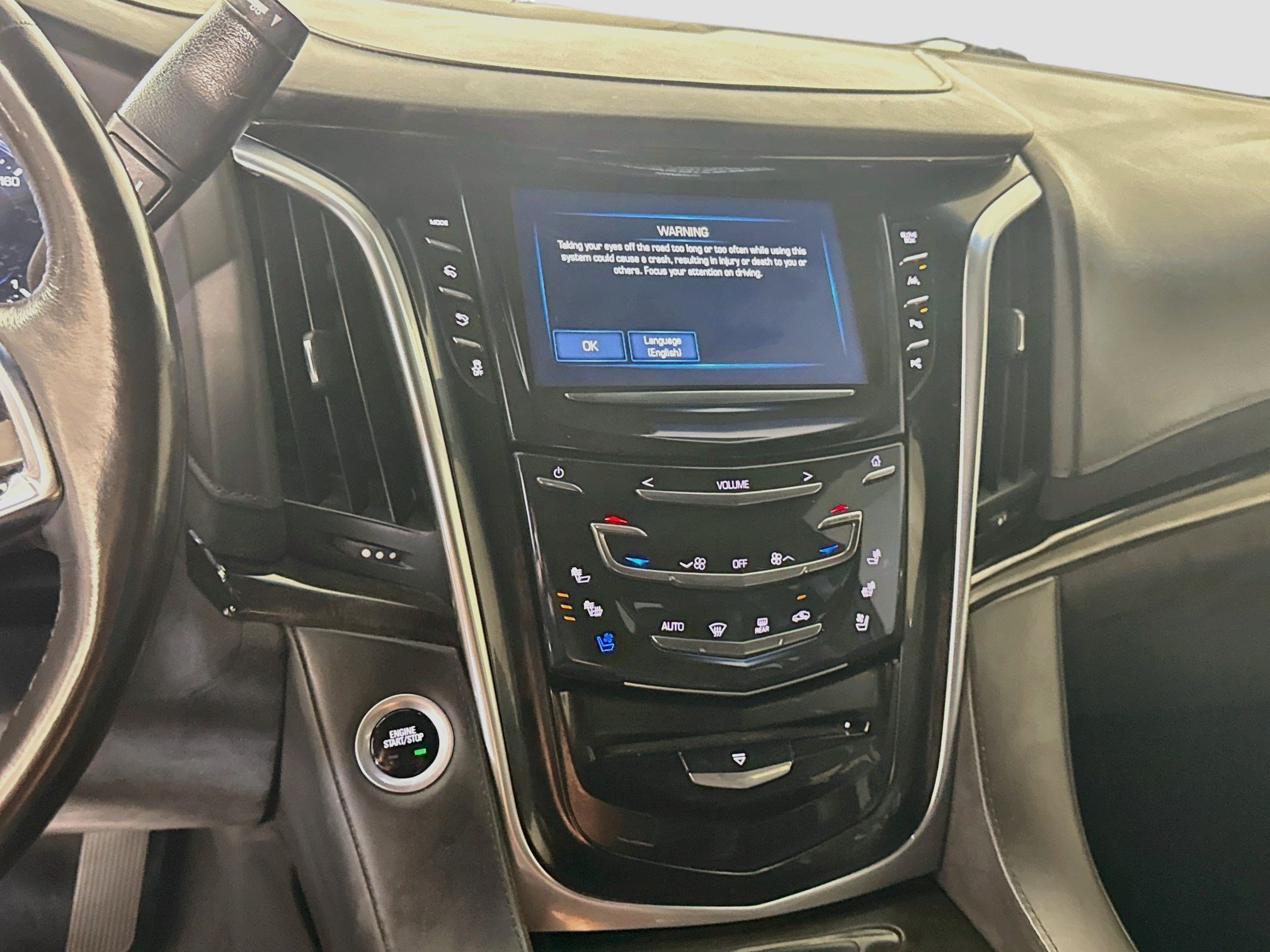 Used 2020 Cadillac Escalade ESV Platinum AWD/4WD image 18