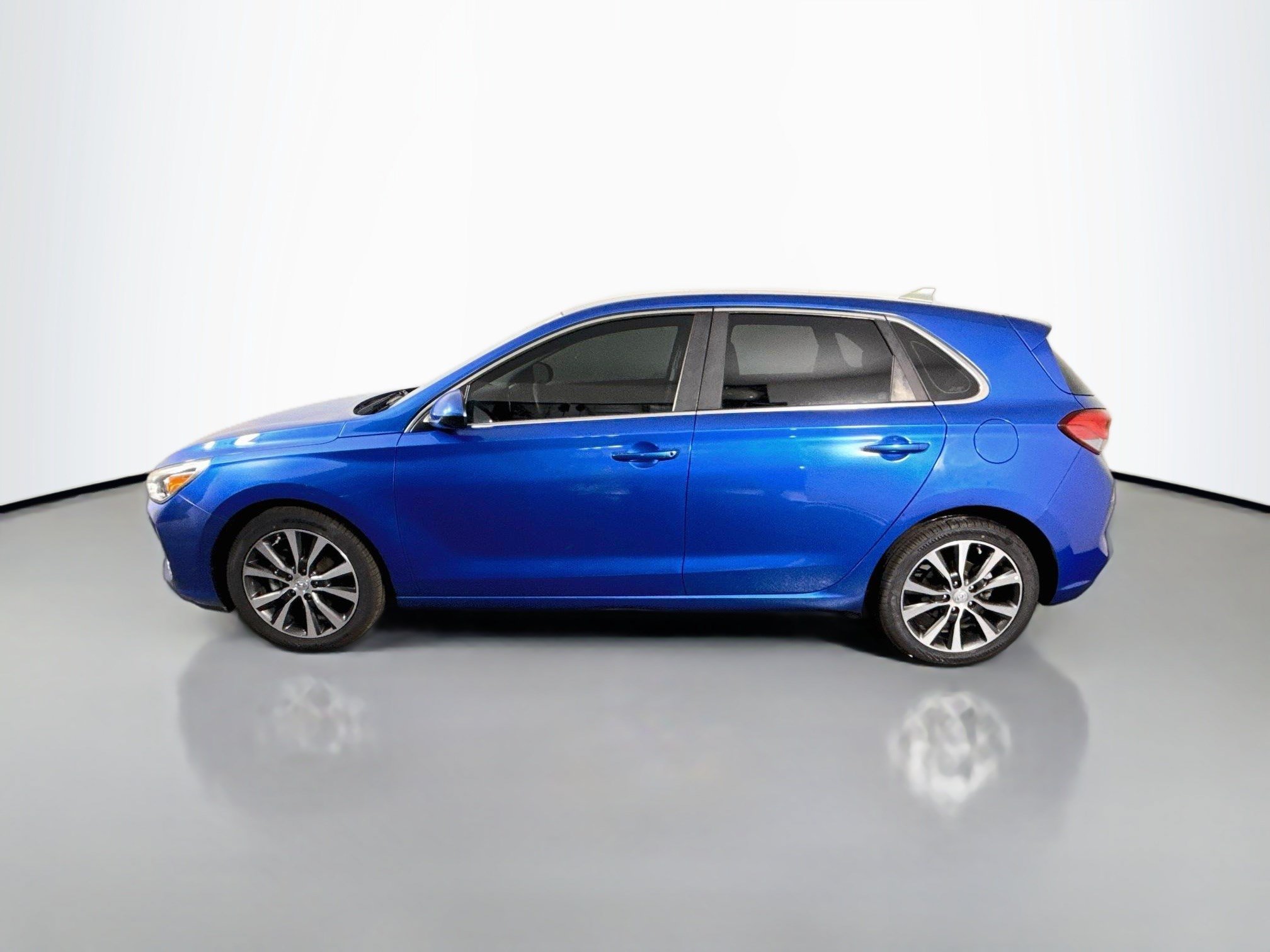 Used 2018 Hyundai Elantra GT FWD image 6
