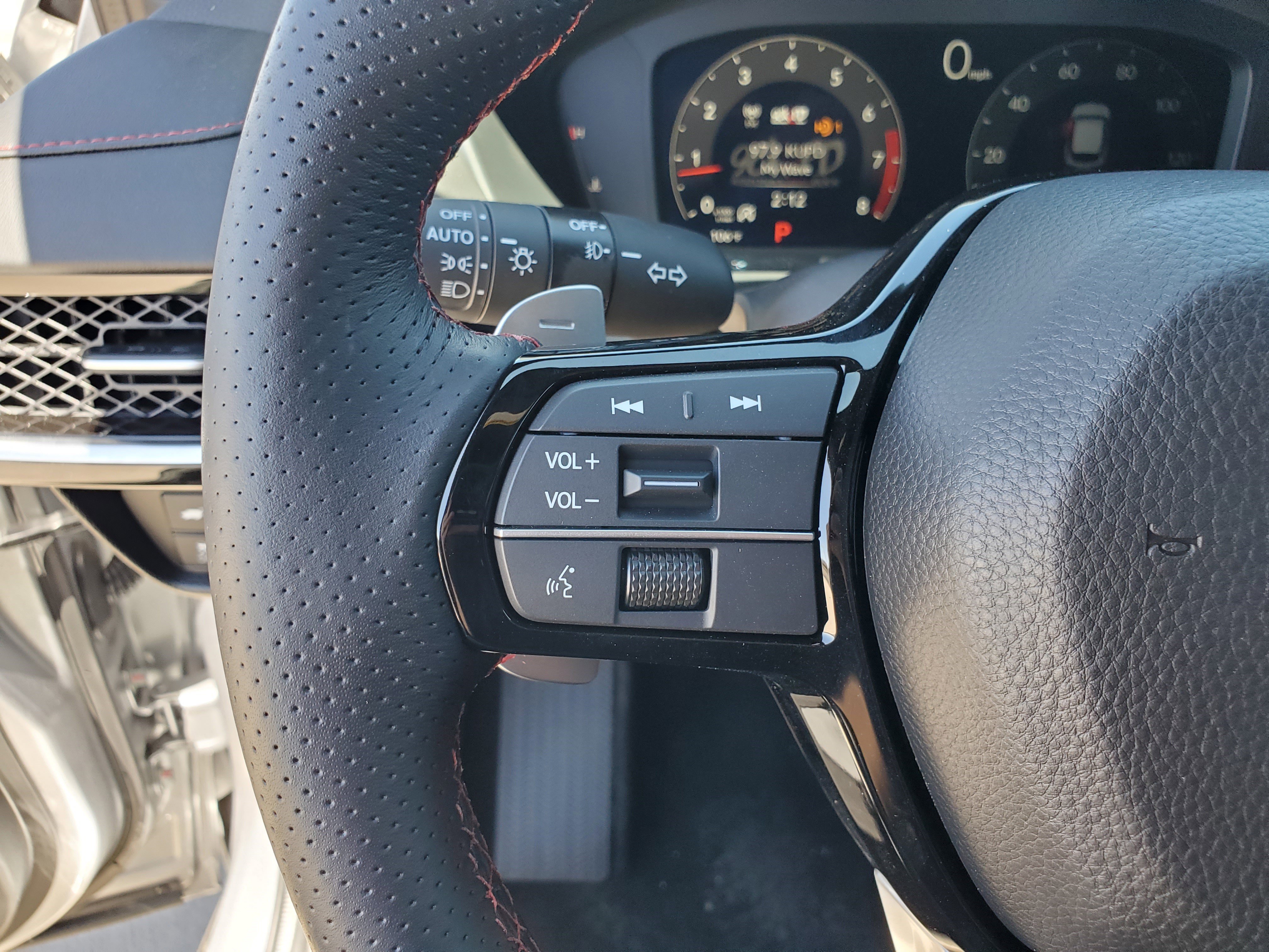 Certified 2025 Acura ADX A-Spec image 28