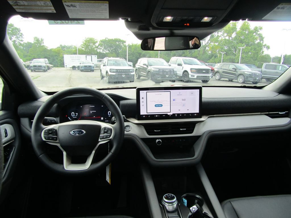 New 2027 Ford Explorer Active w/ Active Comfort Package AWD/4WD image 4