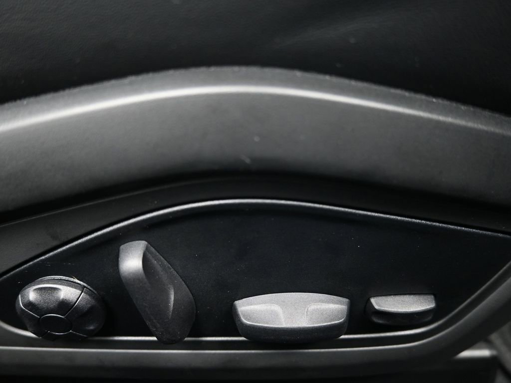 Certified 2025 Porsche 911 Carrera image 13