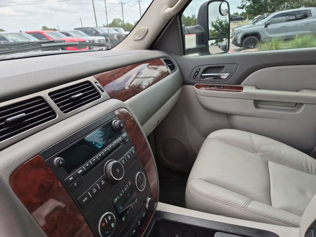 Used 2014 Chevrolet Silverado 2500 LTZ w/ LTZ Plus Package AWD/4WD image 24