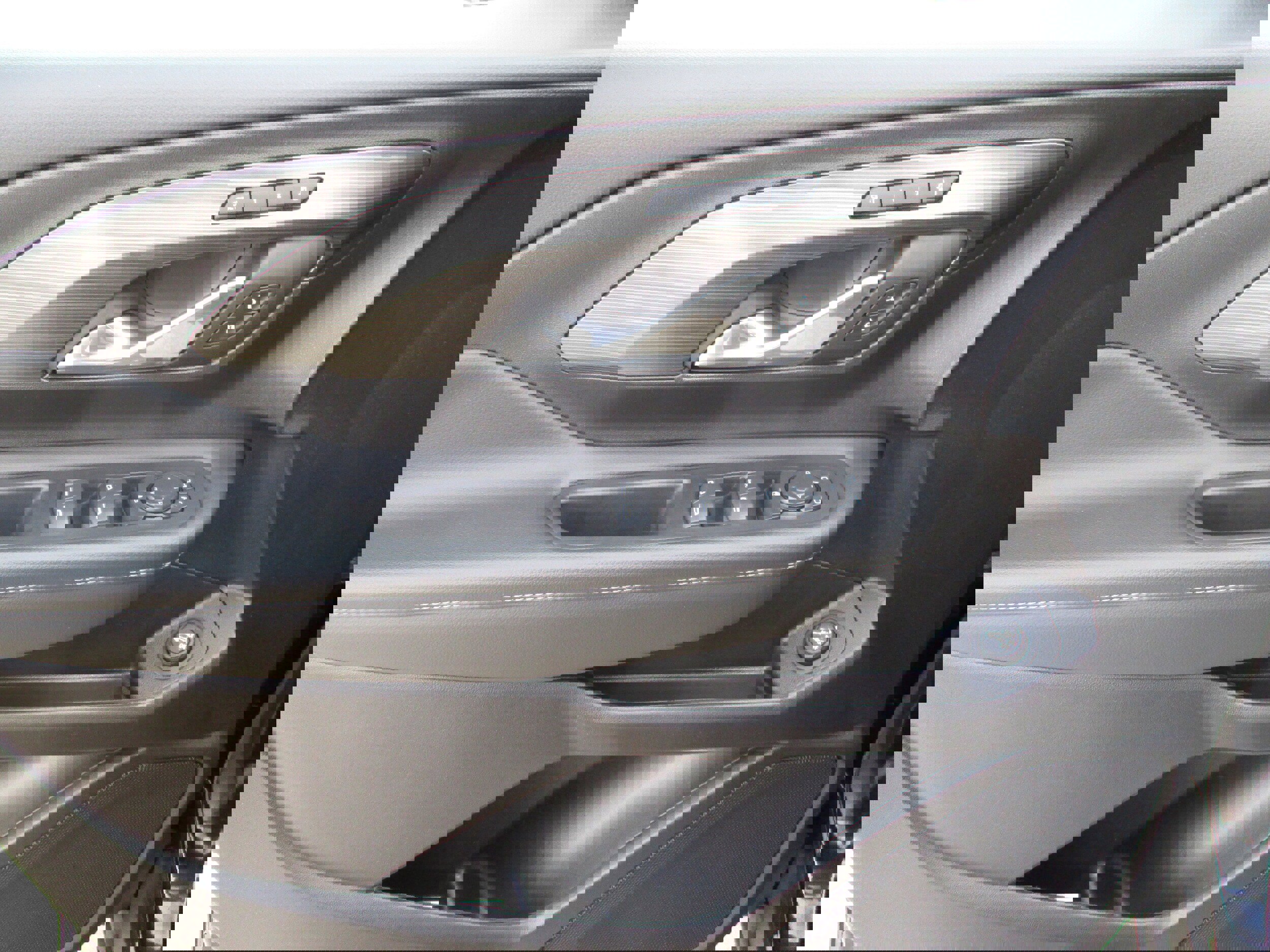 Used 2024 GMC Terrain SLT image 28