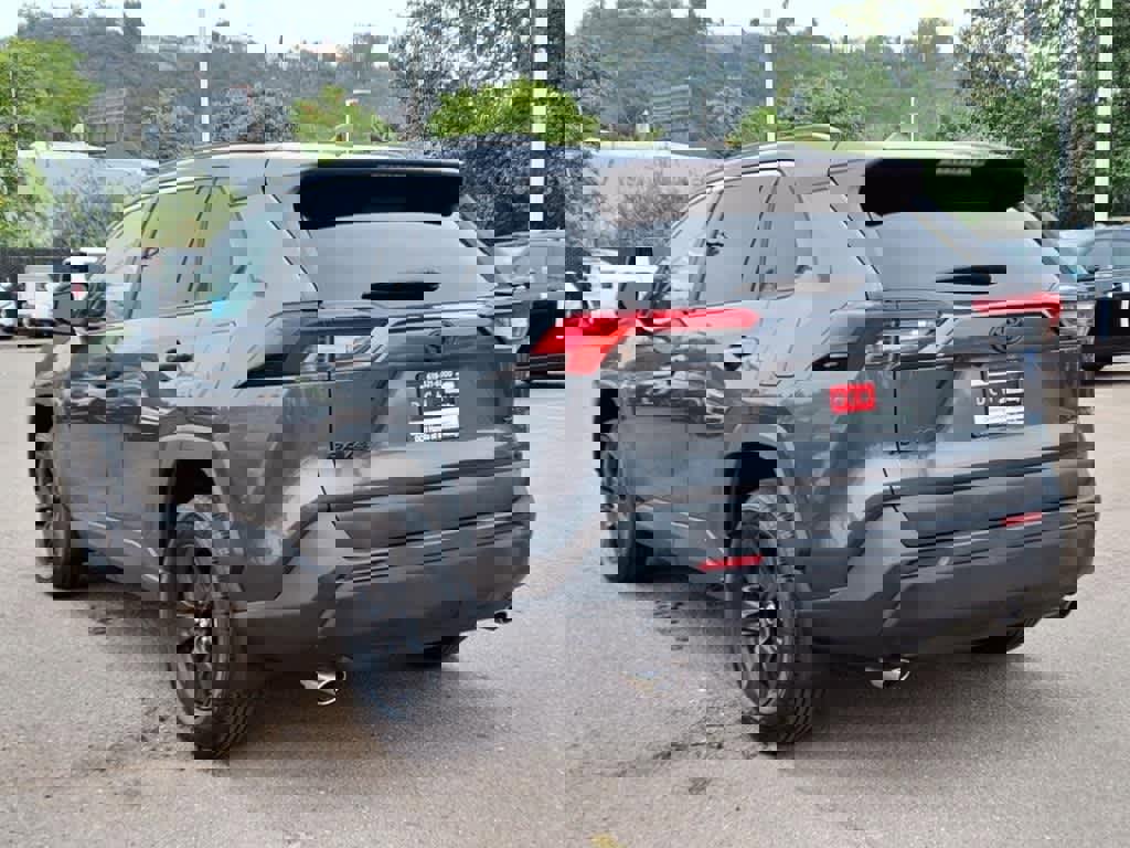 Used 2021 Toyota RAV4 XLE image 8