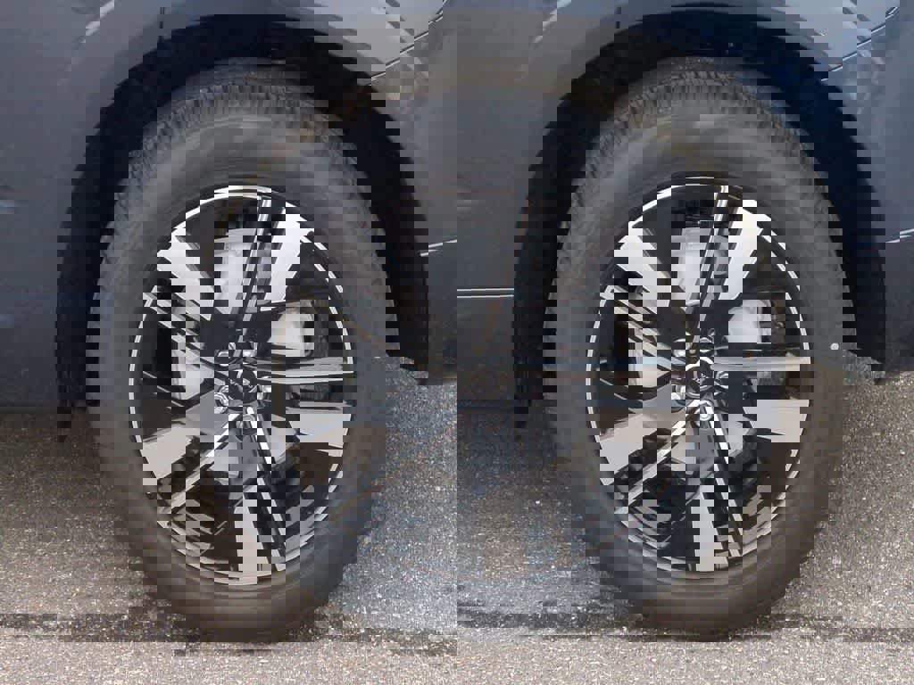 New 2026 Volvo XC60 B5 Plus w/ Protection Package Premier image 13