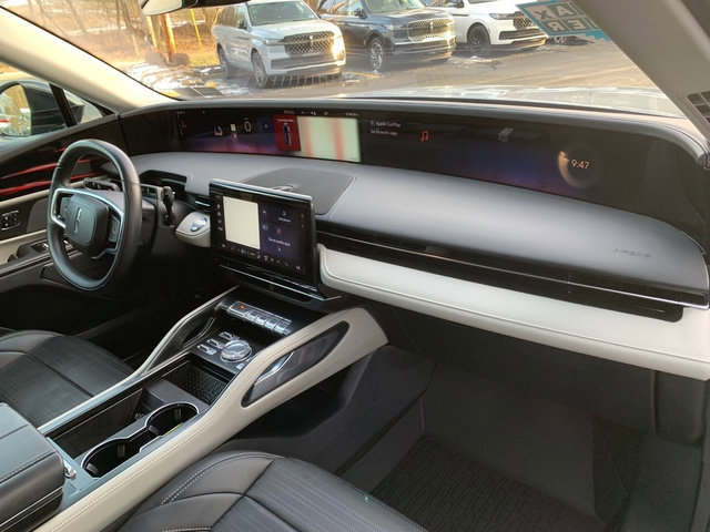 Certified 2024 Lincoln Nautilus Reserve AWD/4WD image 12