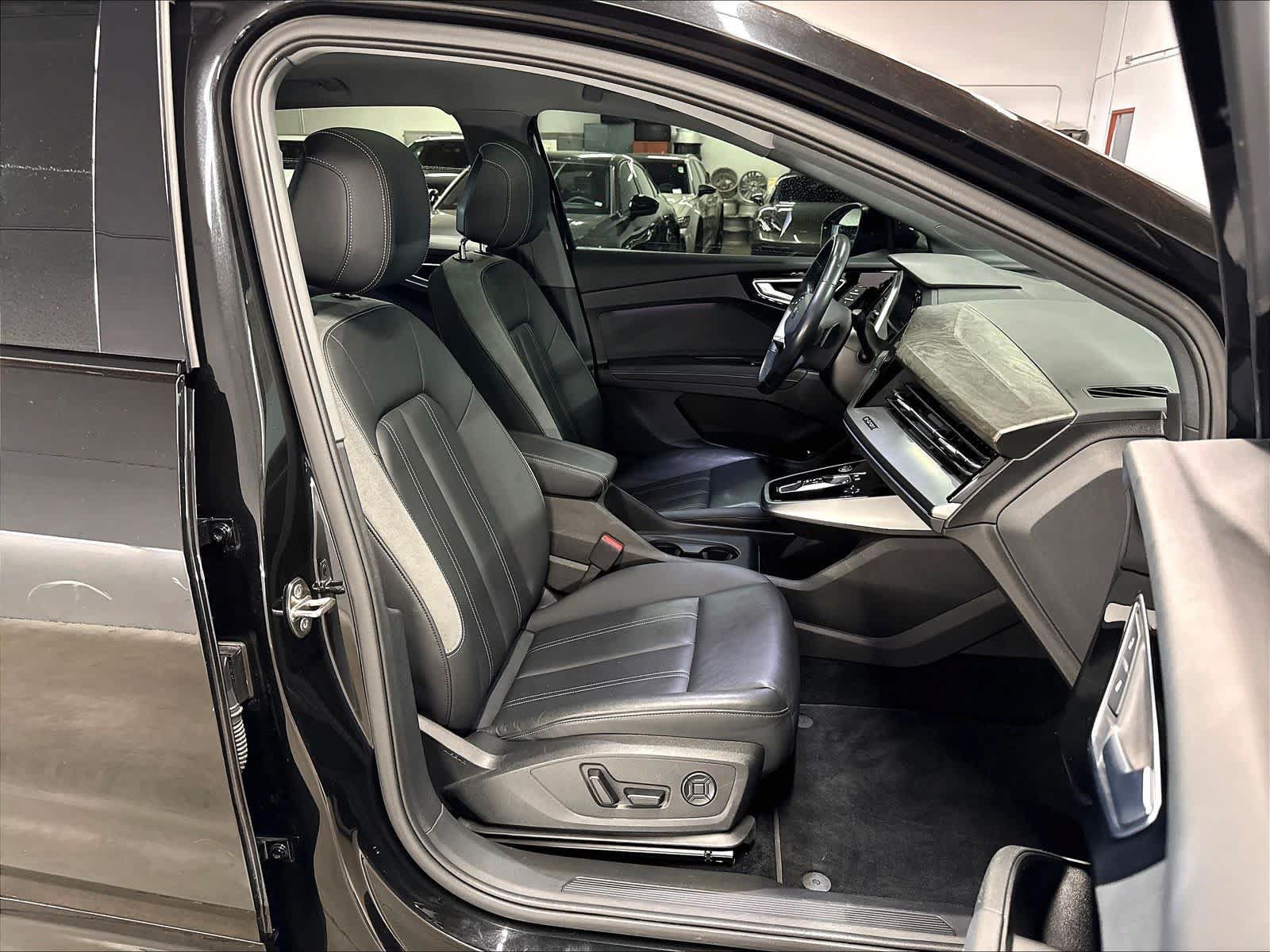 Certified 2024 Audi Q4 e-tron Premium Plus w/ Premium Plus AWD/4WD image 11