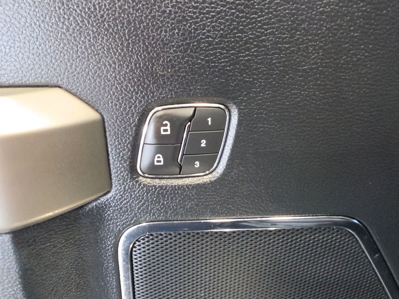 Used 2019 Ford F150 Lariat w/ Equipment Group 502A Luxury AWD/4WD image 23