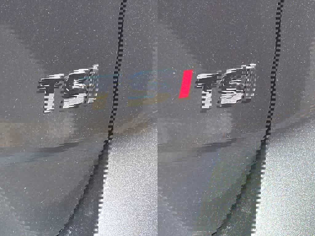 Used 2015 Volkswagen Golf S image 11