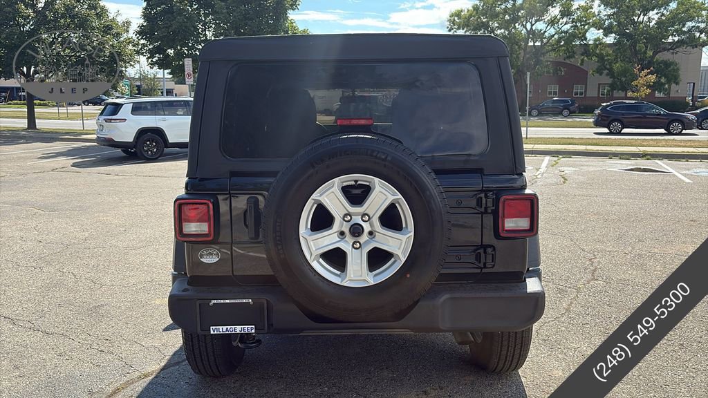 Used 2022 Jeep Wrangler Unlimited Sport image 26