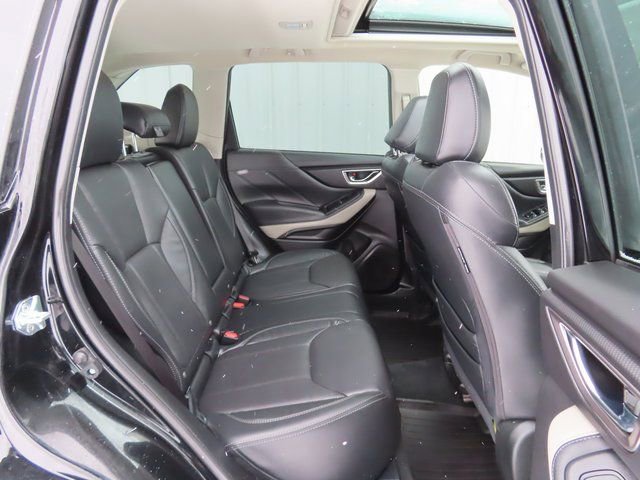 Used 2024 Subaru Forester Limited image 31