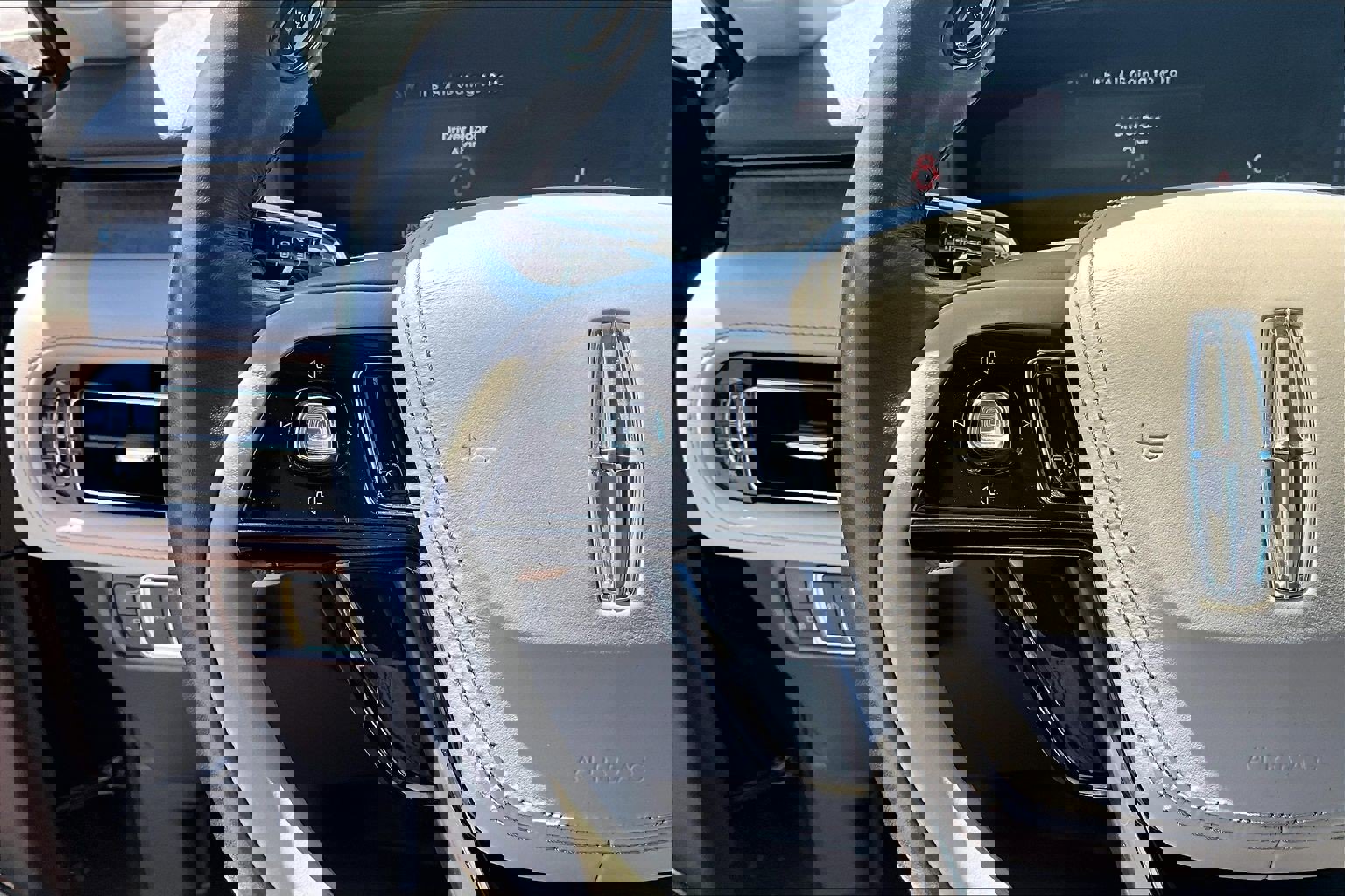 Used 2023 Lincoln Aviator Grand Touring w/ Equipment Group 301A image 11