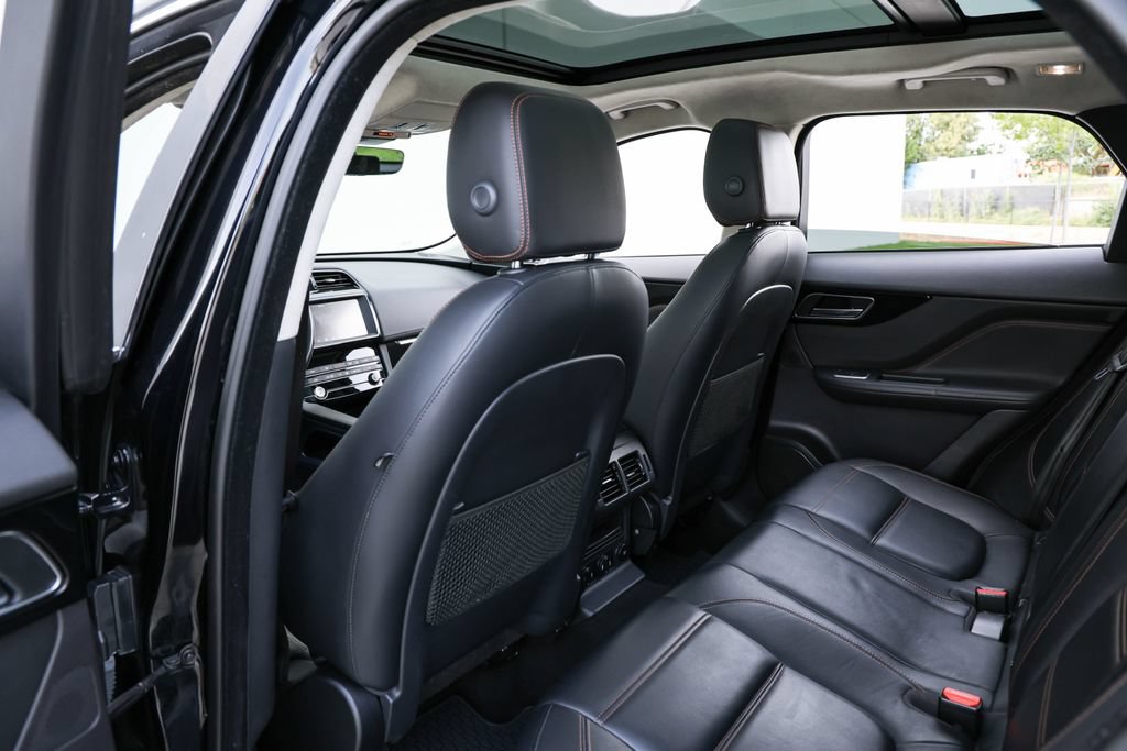Used 2020 Jaguar F-PACE Prestige AWD/4WD image 29