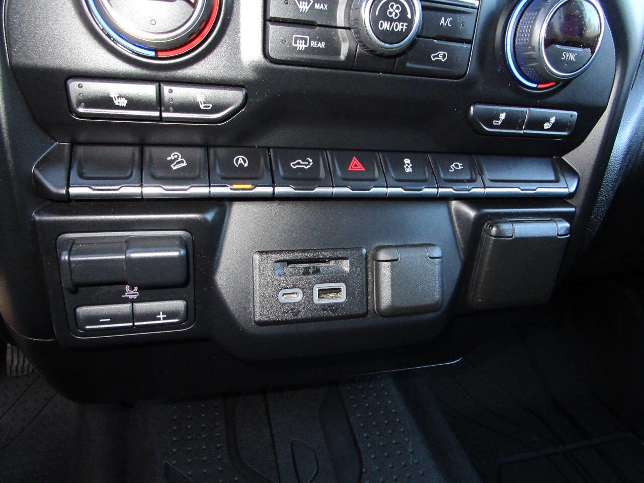 Used 2019 Chevrolet Silverado 1500 LT w/ All-Star Edition image 11