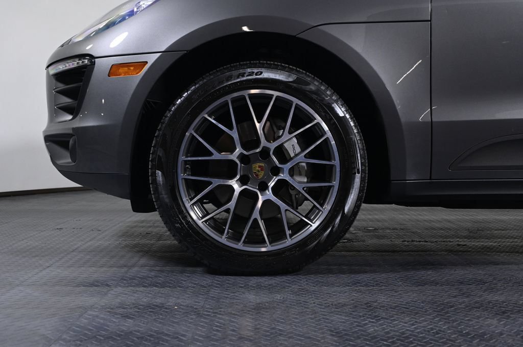 Certified 2018 Porsche Macan S AWD/4WD image 29