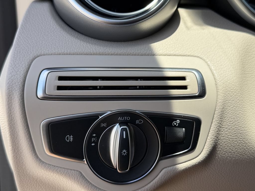 Used 2023 Mercedes-Benz C 300 Cabriolet image 28