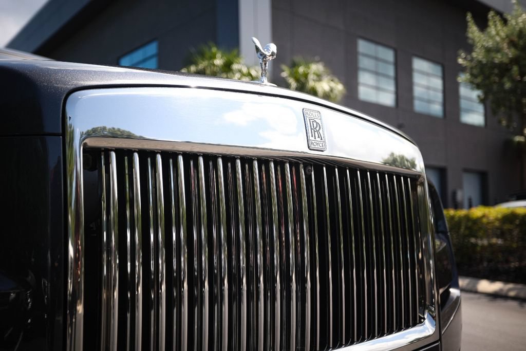Used 2022 Rolls-Royce Cullinan AWD/4WD image 10