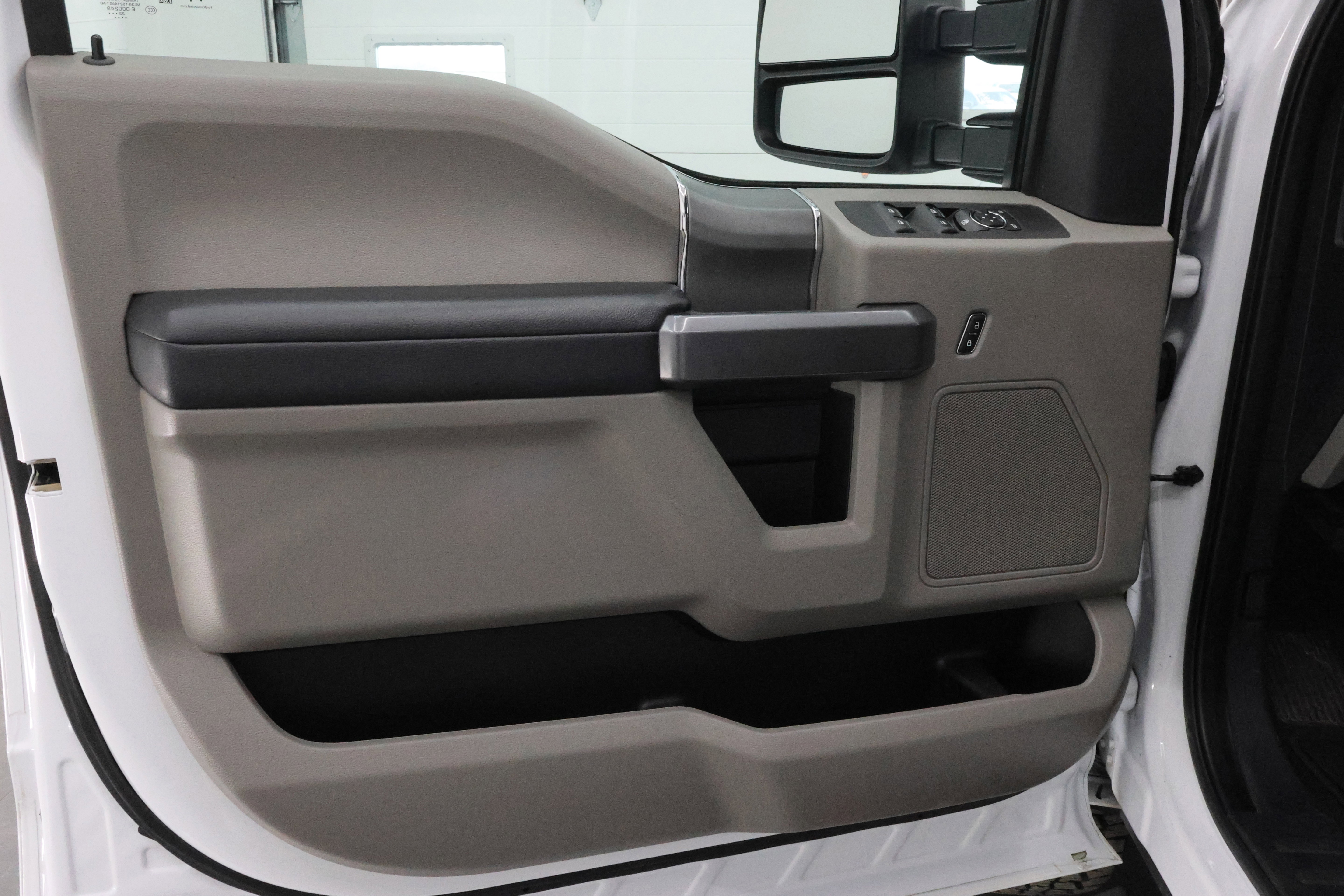 Used 2022 Ford F250 XLT w/ Black Appearance Package image 39