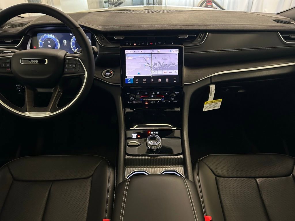 New 2025 Jeep Grand Cherokee Limited w/ Luxury Tech Group II image 13