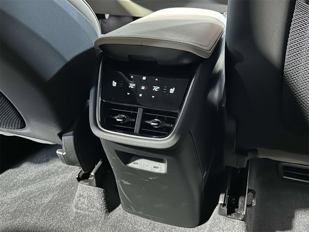 Used 2025 Volvo EX90 Plus image 17
