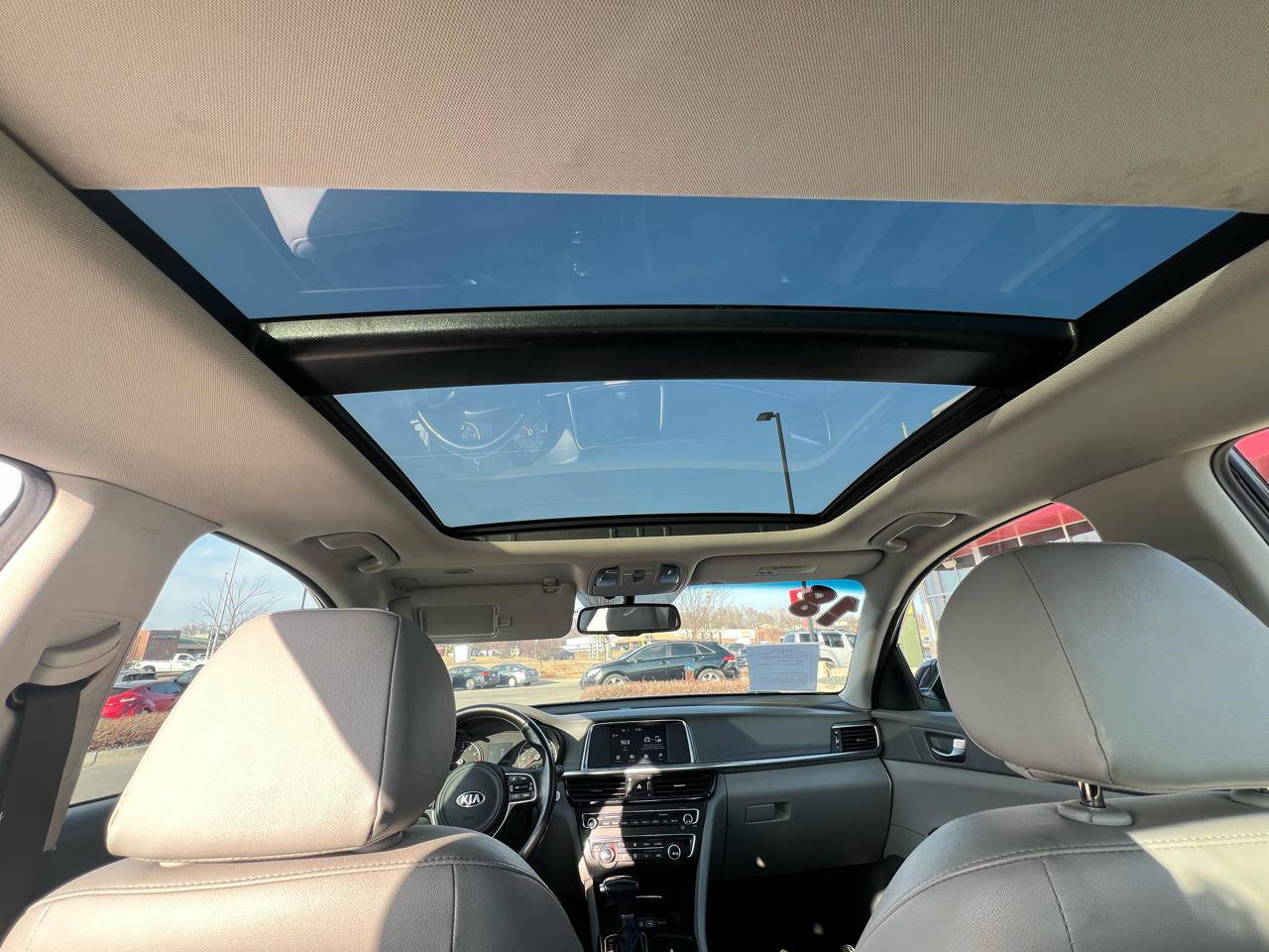 Used 2018 Kia Optima EX w/ Premium Package image 10