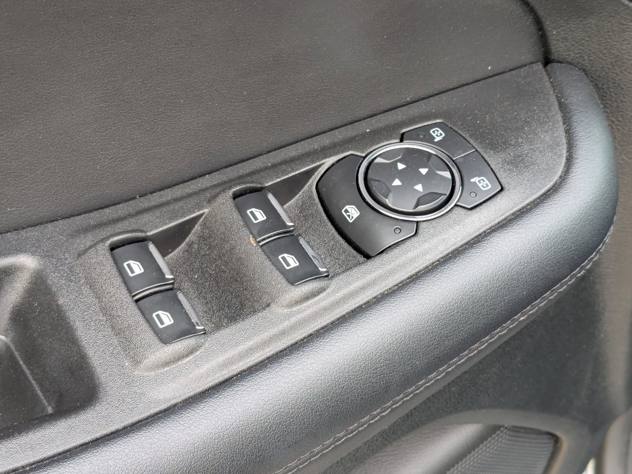 Used 2024 Ford Edge SEL w/ Convenience Package image 13