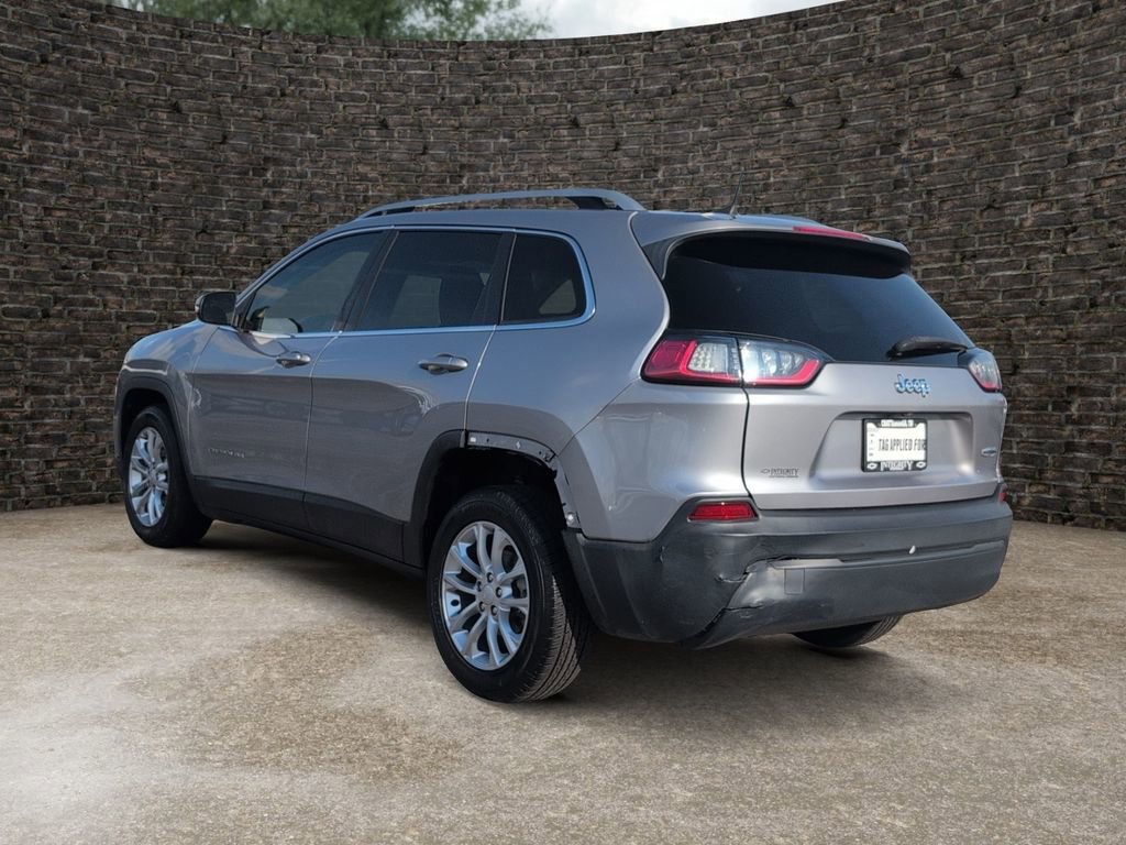 Used 2019 Jeep Cherokee Latitude w/ Popular Appearance Group FWD image 4