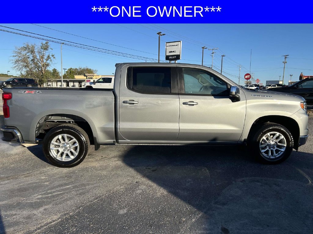 Used 2025 Chevrolet Silverado 1500 LT AWD/4WD image 2