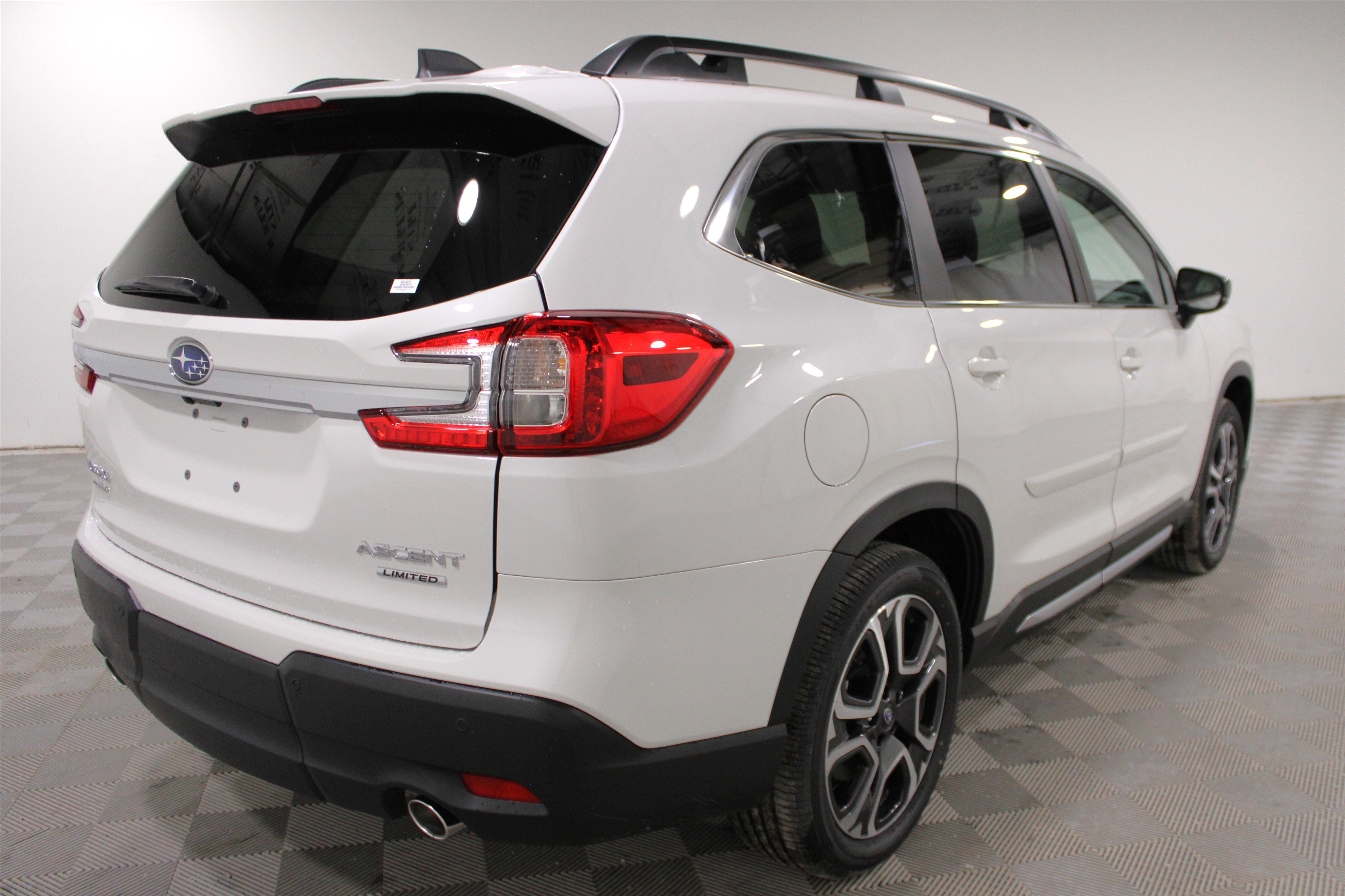 New 2025 Subaru Ascent Limited image 30