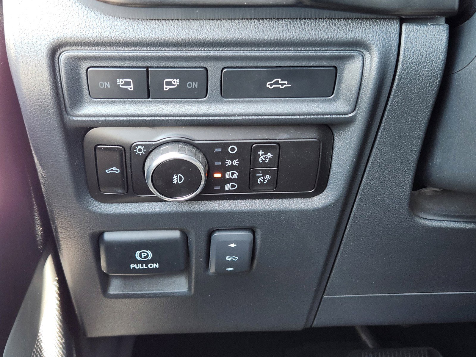 Used 2023 Ford F150 Lariat w/ Equipment Group 502A High AWD/4WD image 17