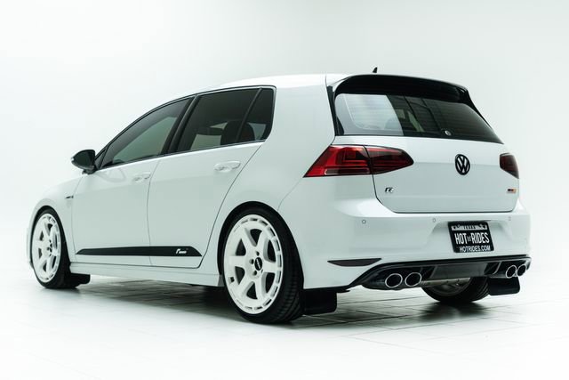 Used 2017 Volkswagen Golf R 4-Door image 18