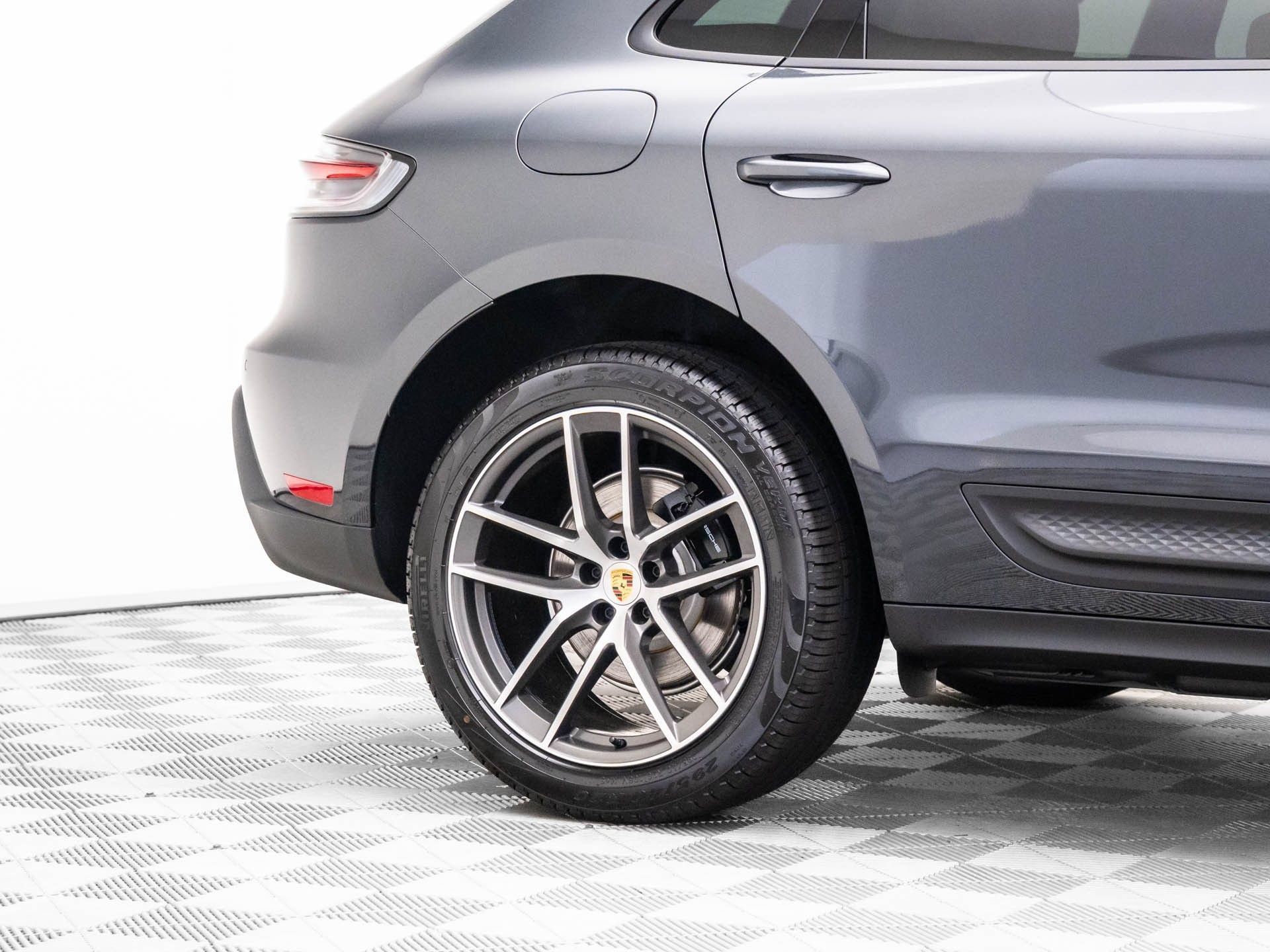Certified 2026 Porsche Macan AWD/4WD image 35