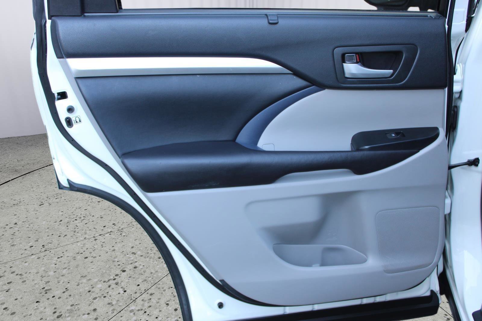 Used 2017 Toyota Highlander XLE image 43