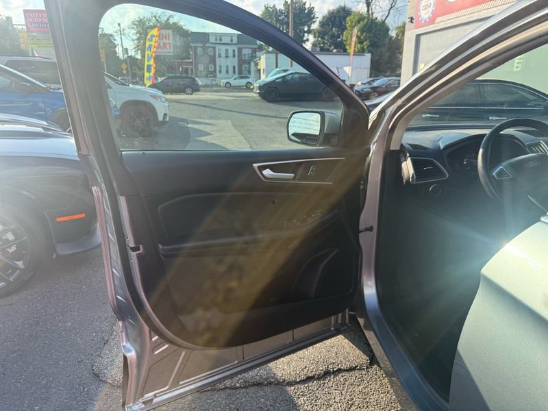 Used 2023 Ford Edge SEL AWD/4WD image 32