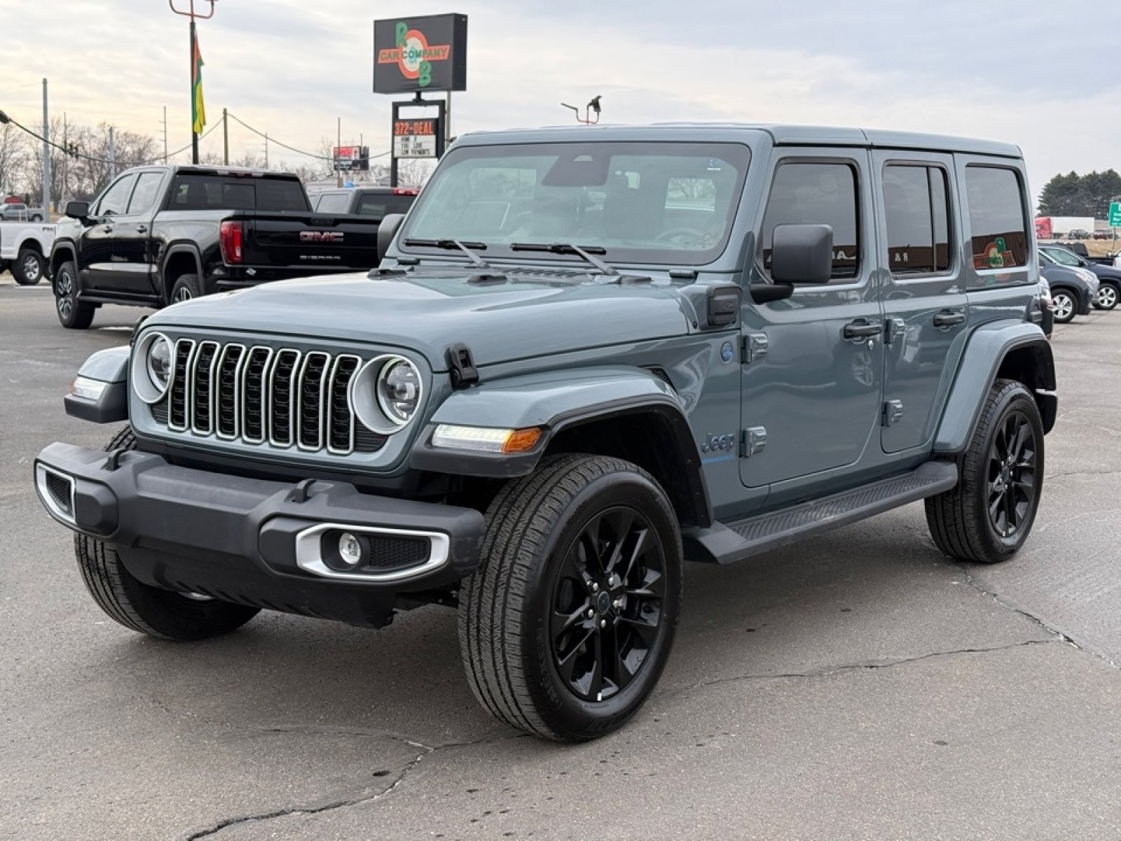 Used 2025 Jeep Wrangler Unlimited Sahara image 4