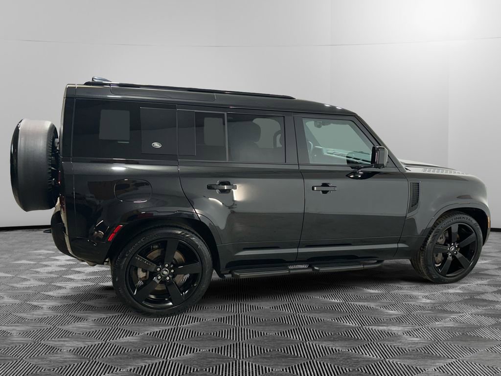 Used 2024 Land Rover Defender 110 X-Dynamic SE image 6