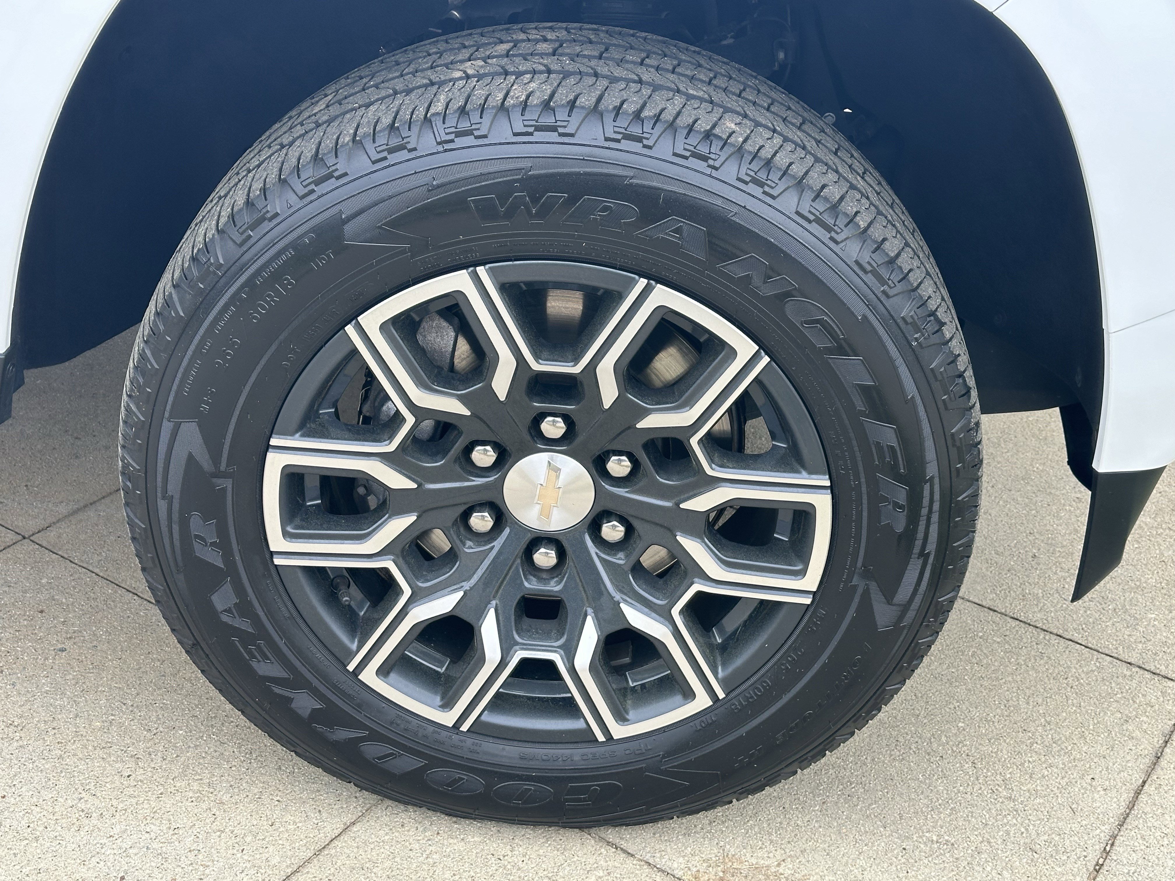 Used 2024 Chevrolet Colorado LT w/ LT Convenience Package III image 15